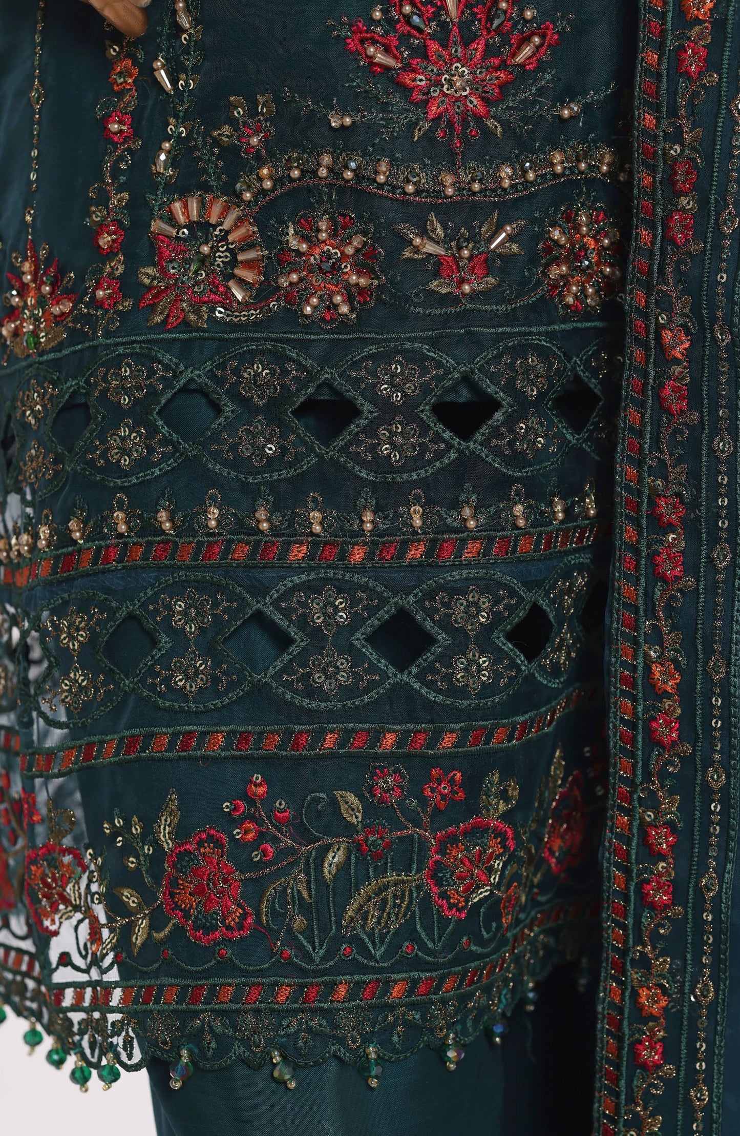 Mahpara by Sadabahar | Stitched 3 PC Embroidered Organza Collection