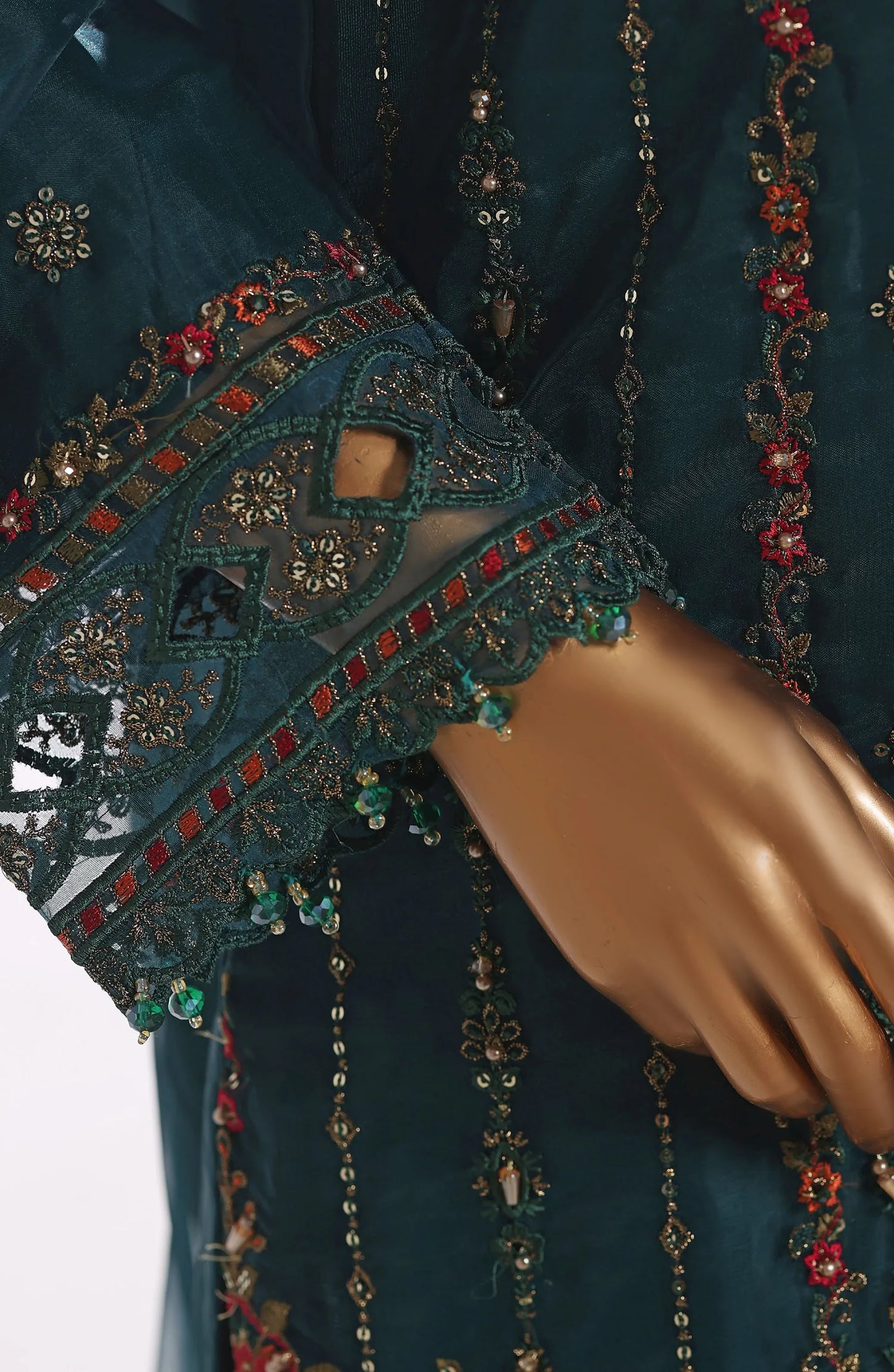 Mahpara by Sadabahar | Stitched 3 PC Embroidered Organza Collection