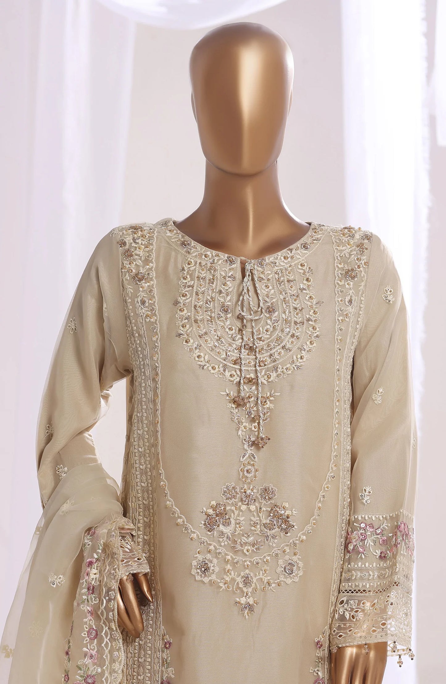 Mahpara by Sadabahar | Stitched 3 PC Embroidered Organza Collection