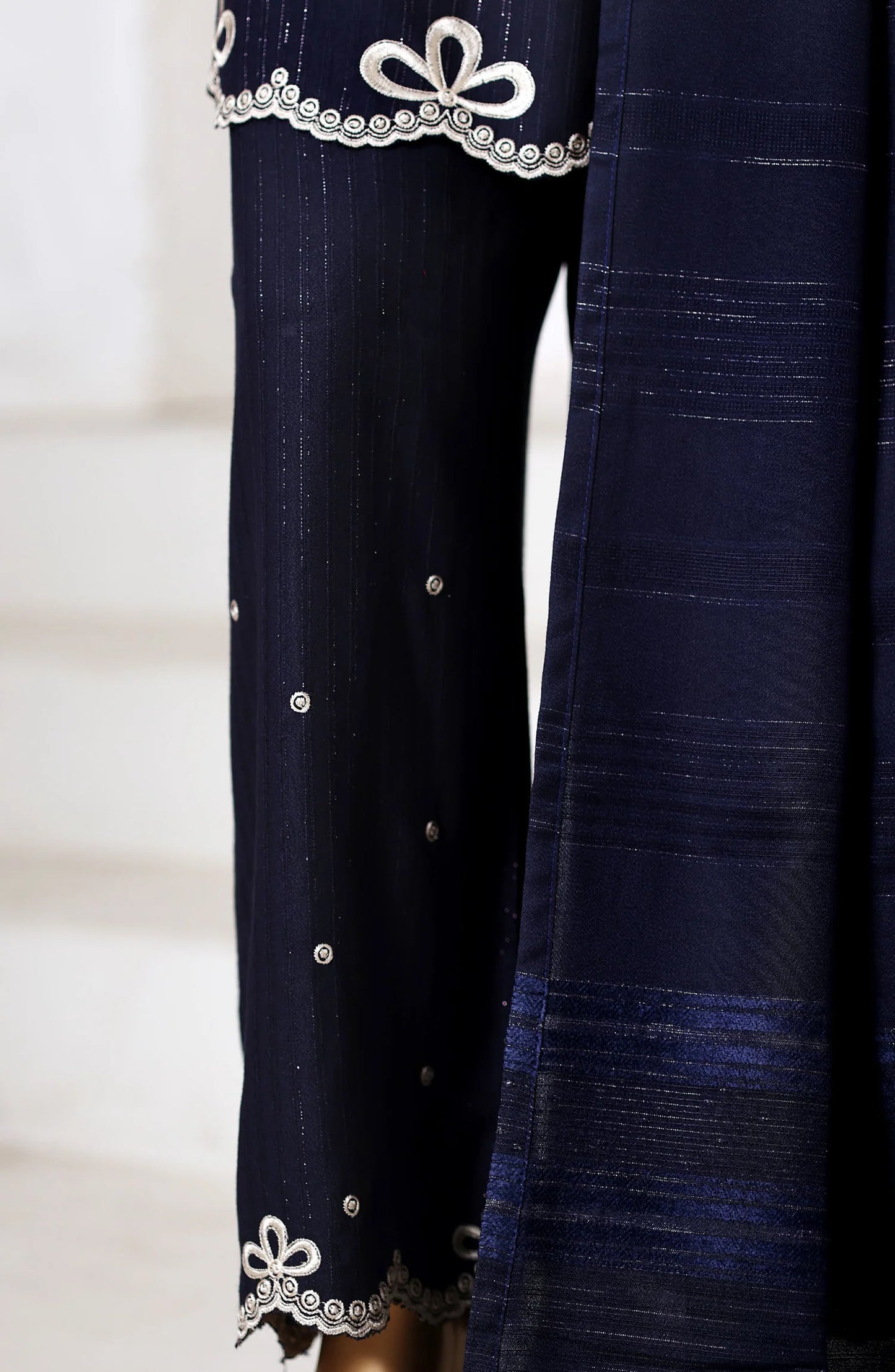 Sadabahar| Stitch 3 Pc Vybe Embroidered Dhanak Collection