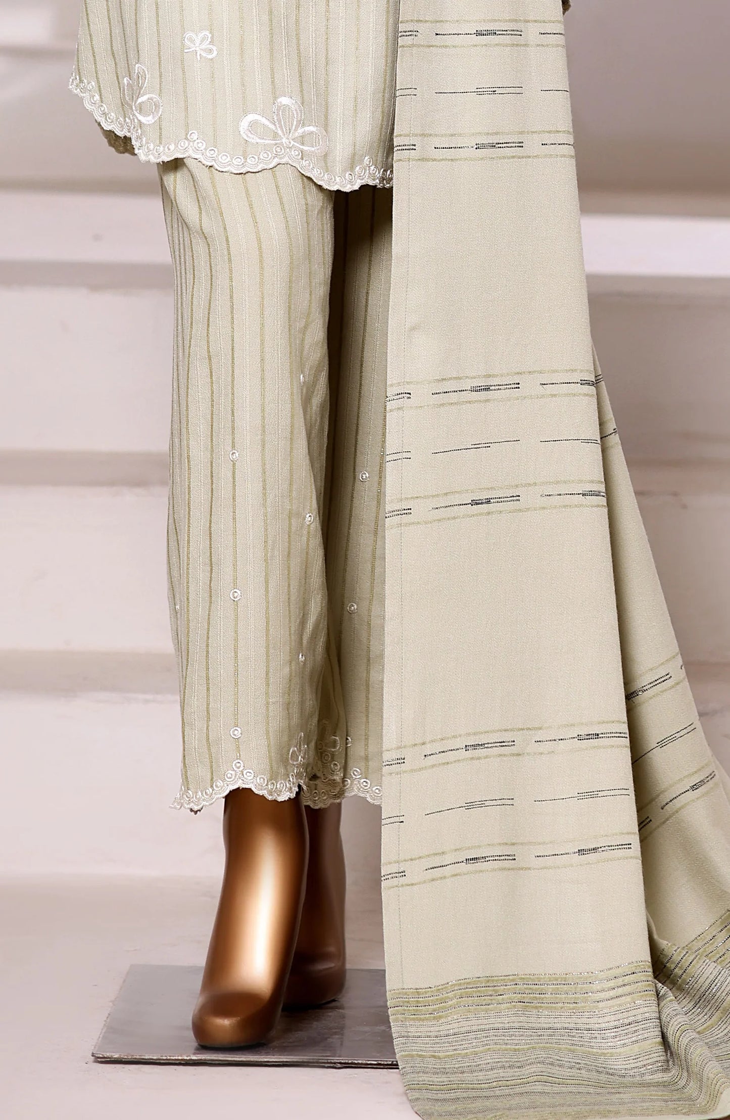 Sadabahar| Stitch 3 Pc Vybe Embroidered Dhanak Collection