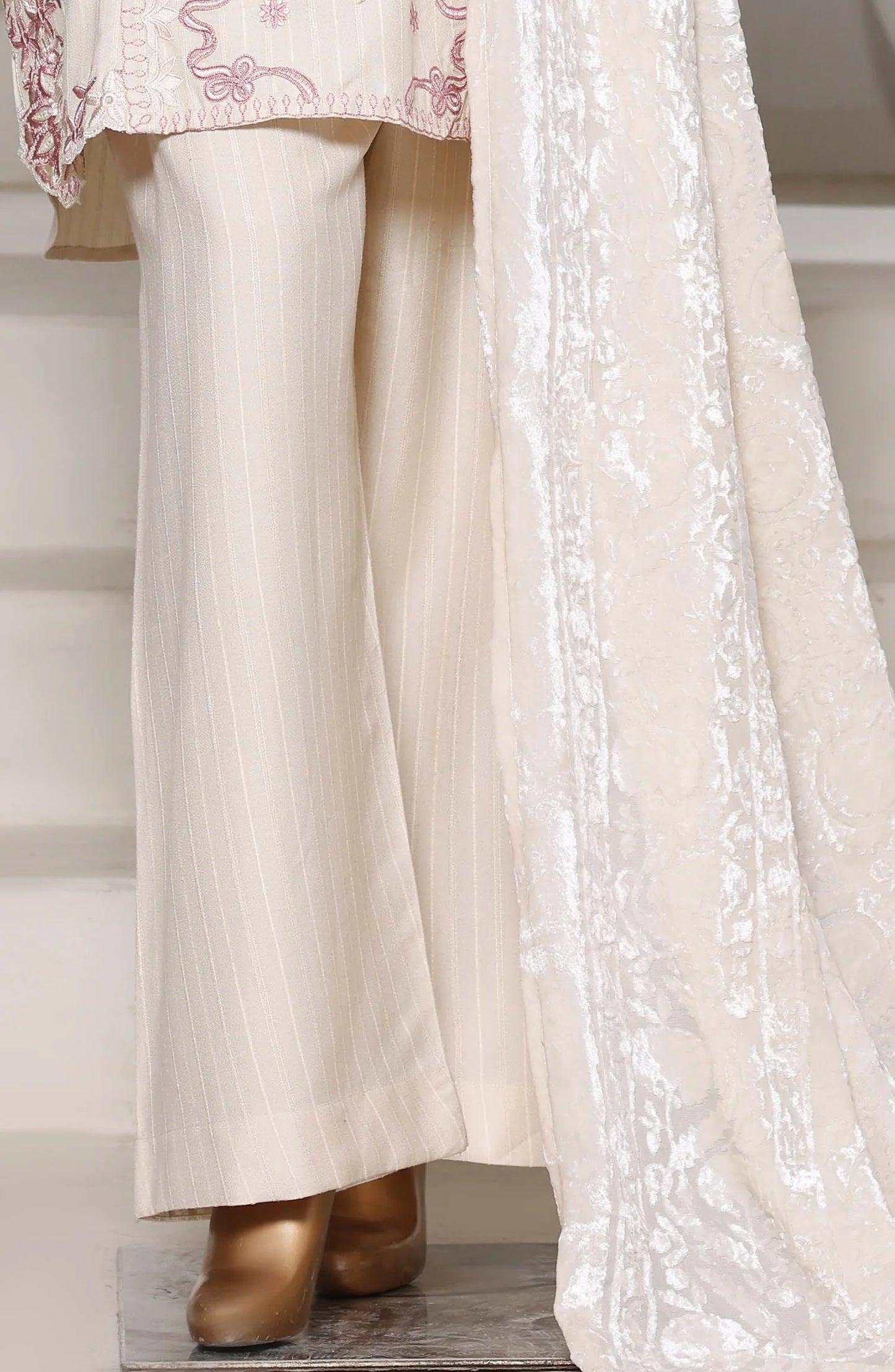 Sadabahar | Luxury Embroidered Dhanak Stitched 3 Pc with Palachi Shawl