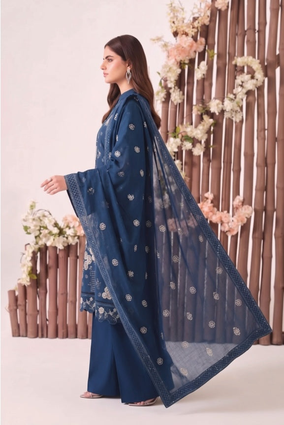 DELUXE Blue embroidered suit detail