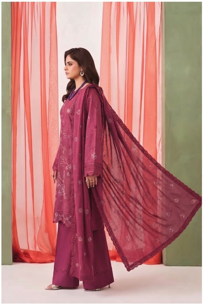 DELUXE Magenta embroidered suit detail
