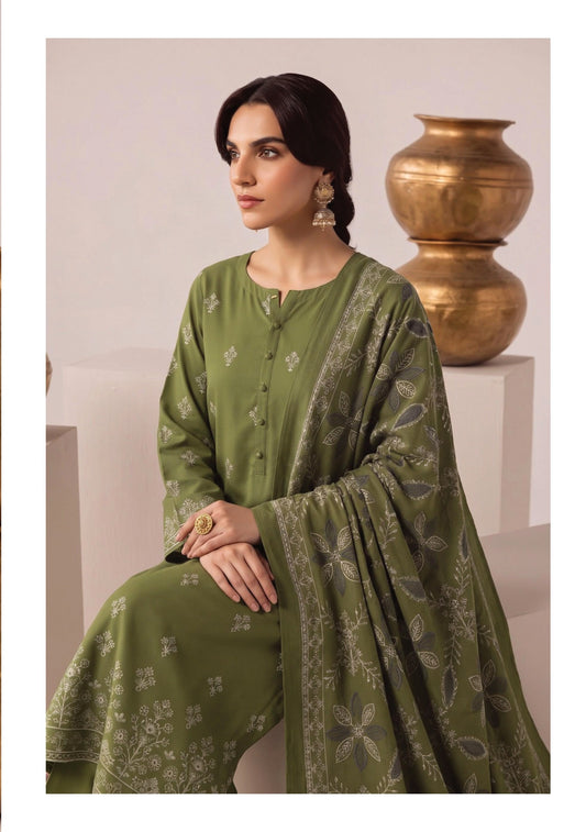 MATCHA Olive Green complete model outfit view