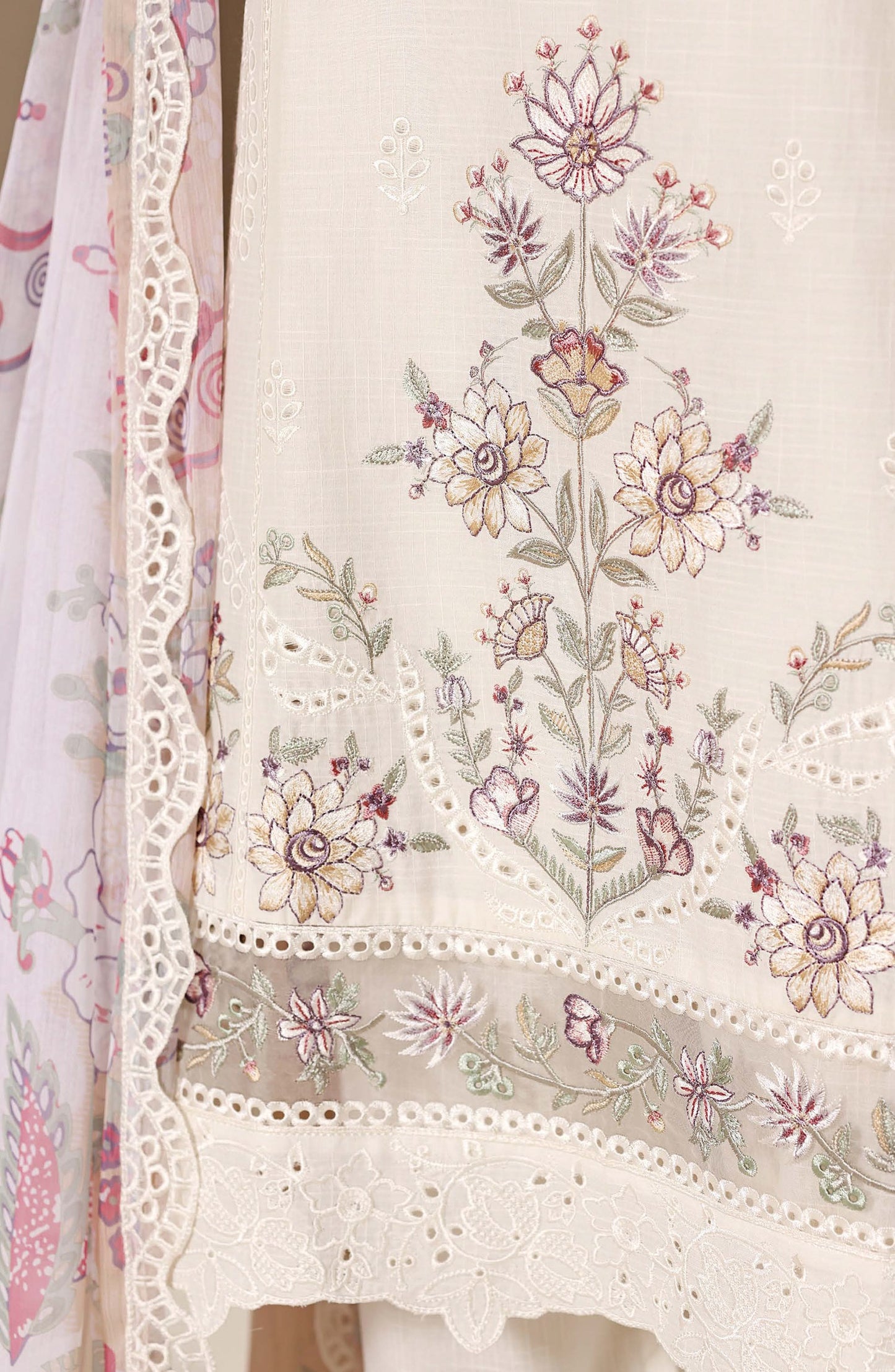 Sada Bahar | Stitch 3 Pc Luxury Embroidered Festive Lawn Collection