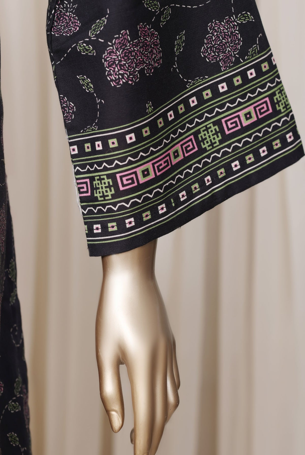 Sada Bahar black floral suit fabric detail
