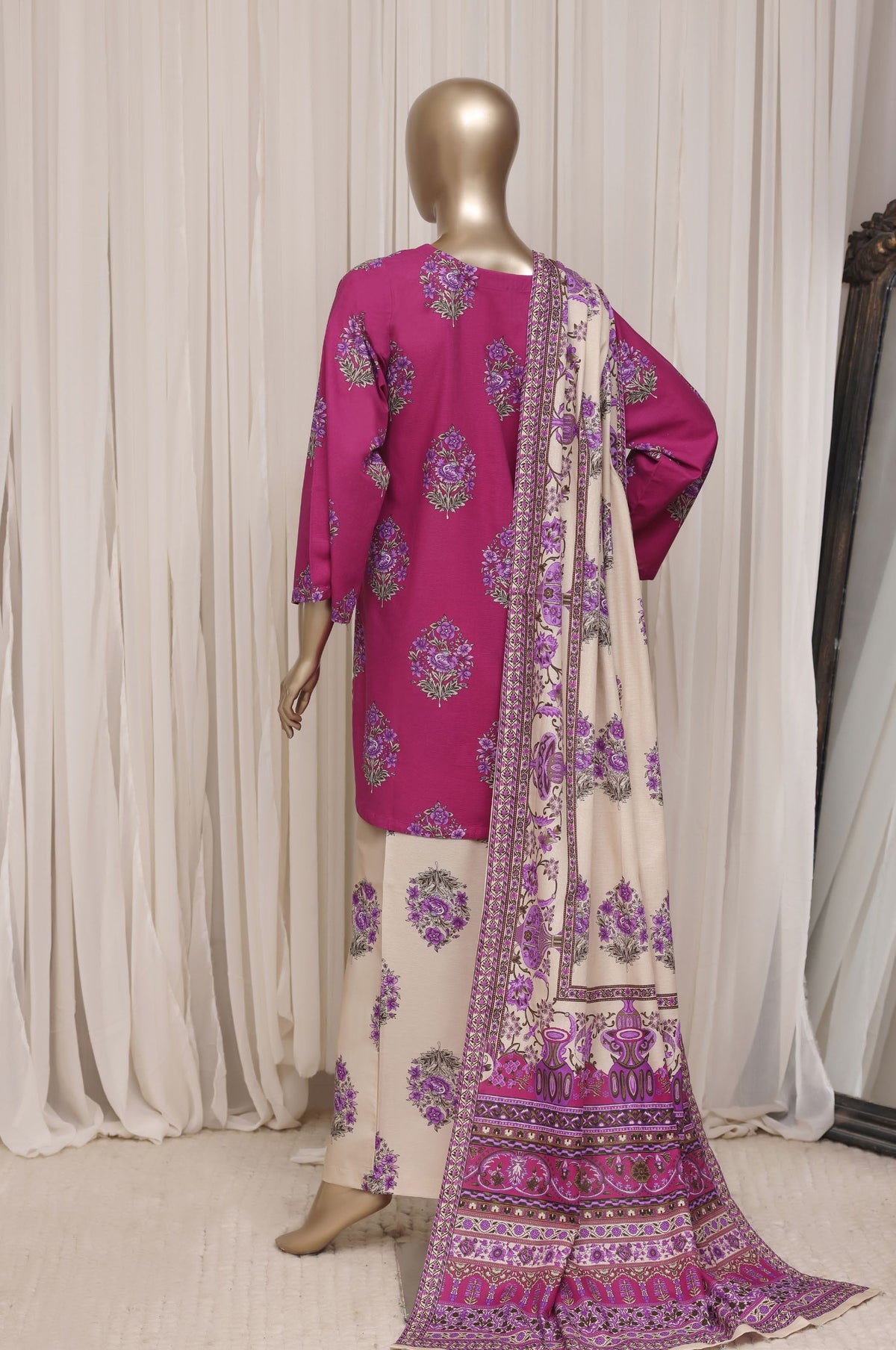 Sadabahar magenta suit pose 2