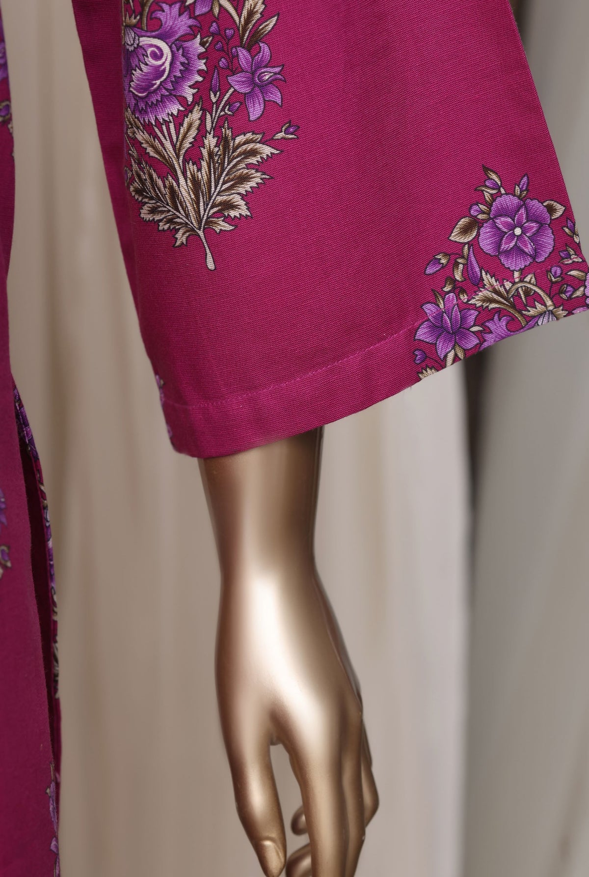 Magenta suit photo 5